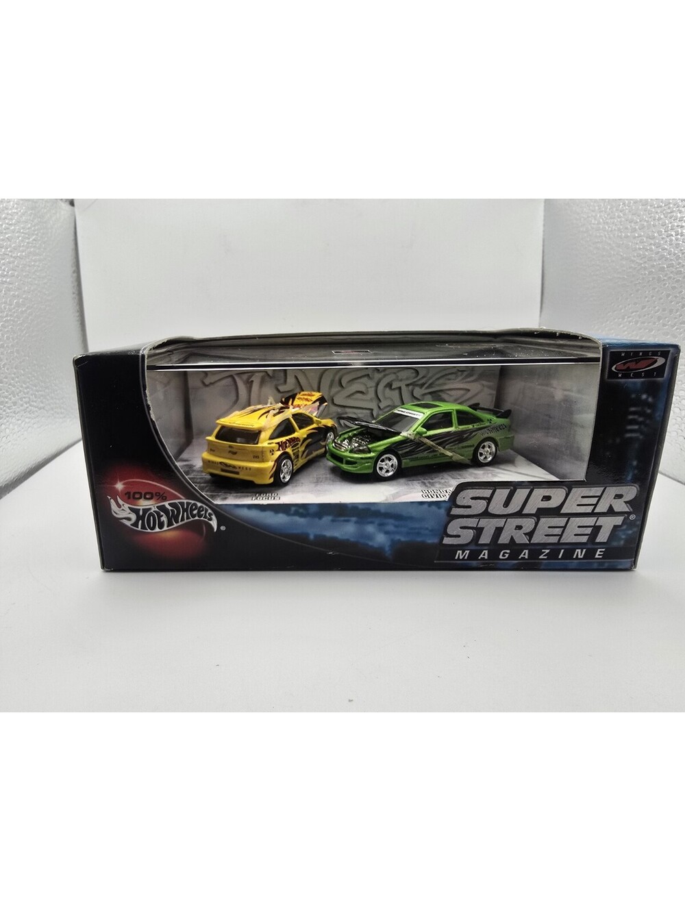 Hot Wheels 100% Super Street Magazine Ford Focus Honda Civic Si 2-Car Set